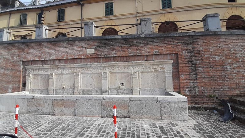 Restaurata la fontana di Piazza Garibaldi