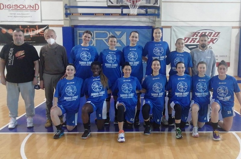 La Thunder Halley inizia con il piede giusto