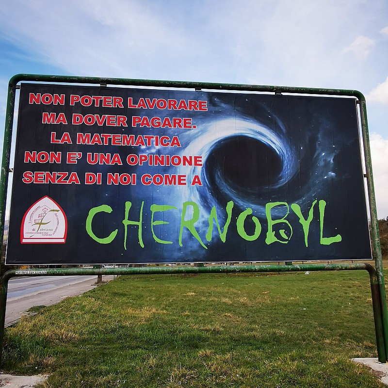 I manifesti di protesta dei commercianti