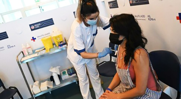 Covid free, avanti con i vaccini