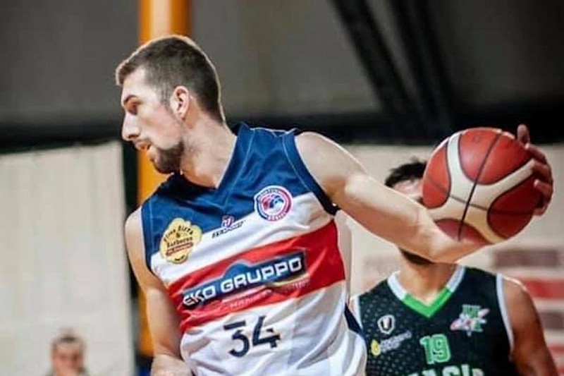 Il lungo Haris Genjac alla Halley Matelica