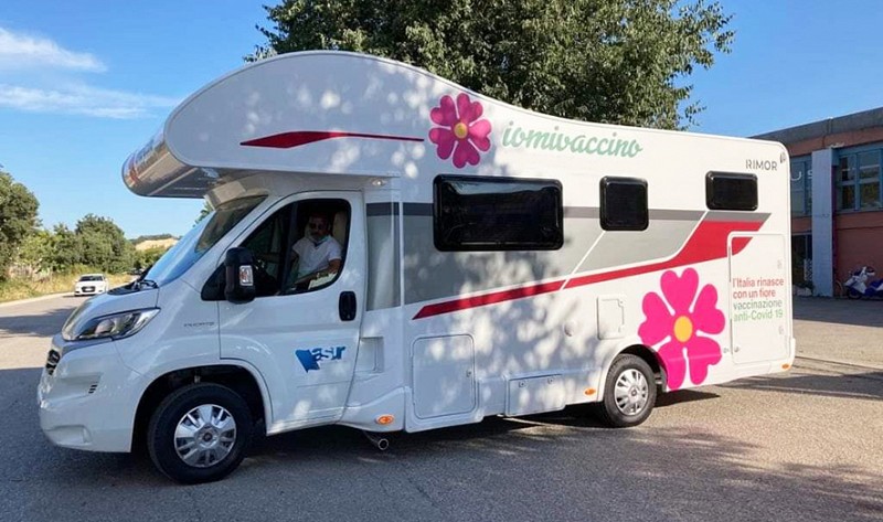 Ritorna il camper vaccinale