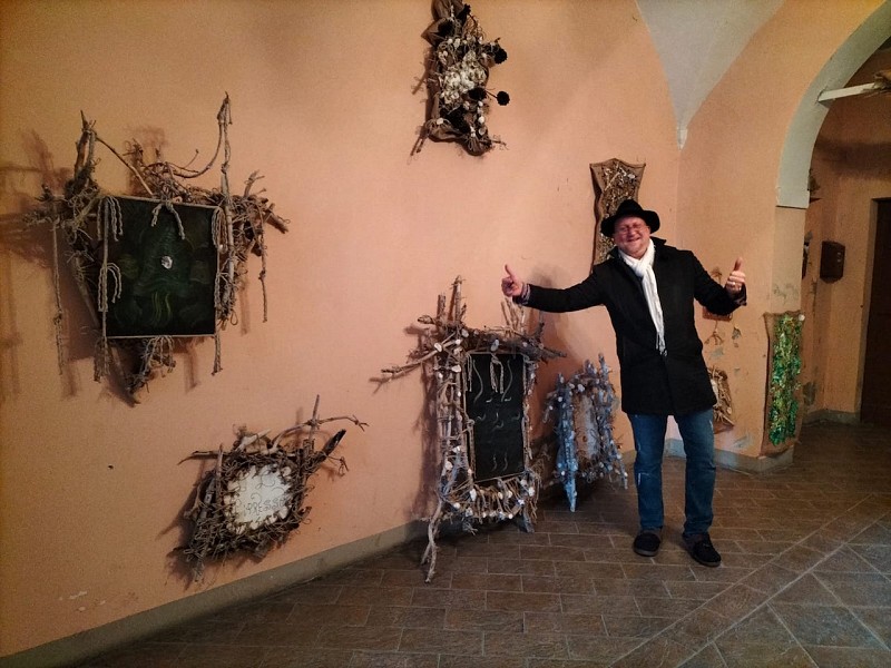 Le particolari opere di Massimo Pocognoli con il sapore del mare