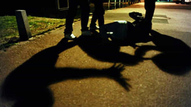 I ragazzi si azzuffano allo chalet