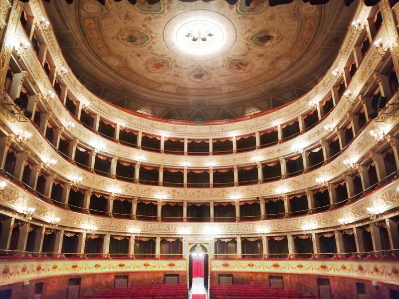 Chiusa la stagione teatrale