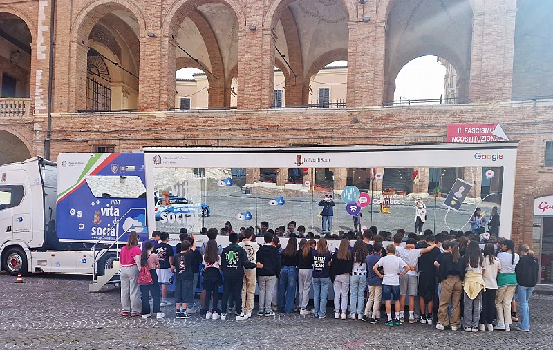 Una vita da social: campagna educativa