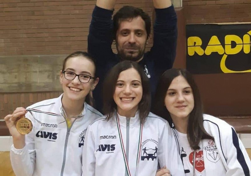 Le ragazze del Club Scherma Fabriano brave con la Spada