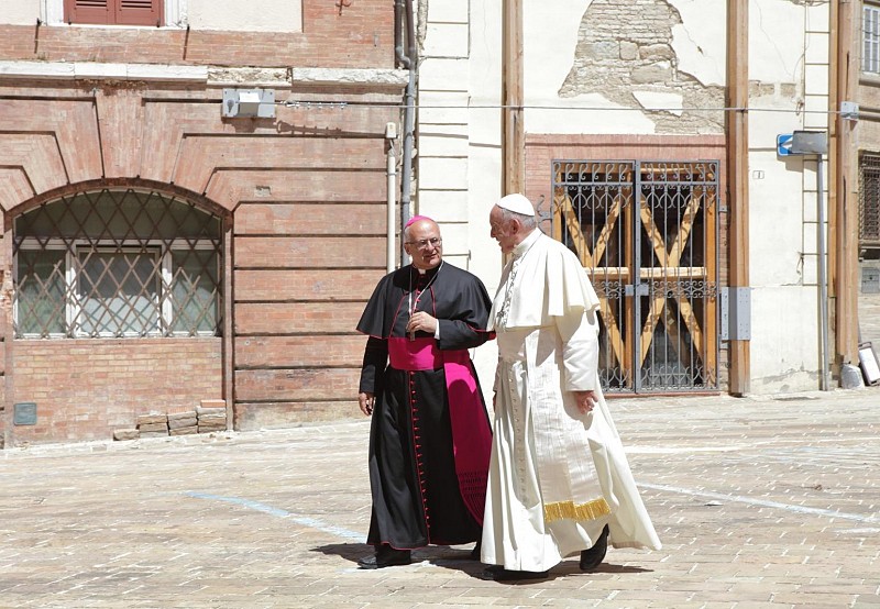 Il cordoglio del Vescovo e della Diocesi per la scomparsa di Papa Francesco