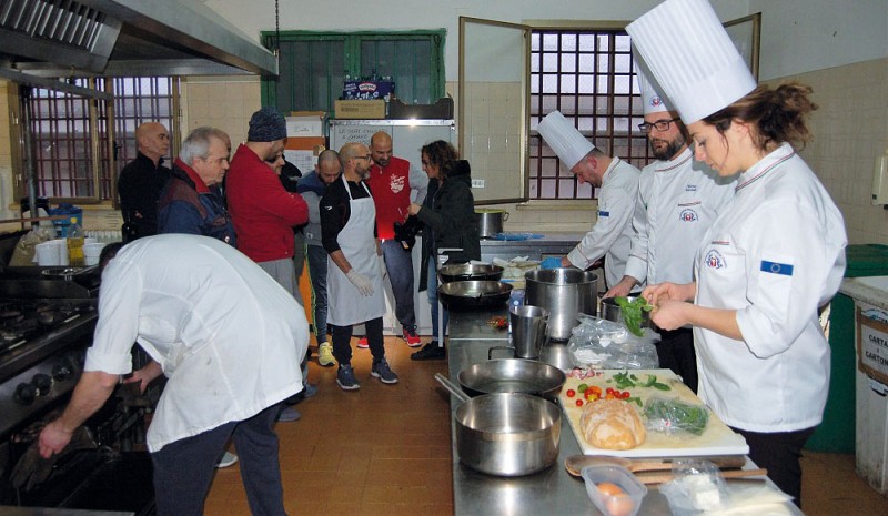In cucina tra i detenuti