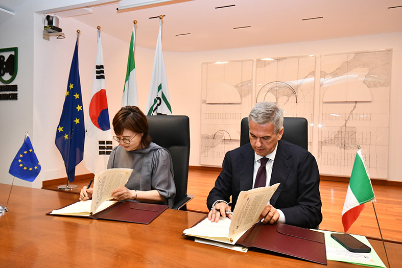 Marche, accordo con la Corea del Sud
