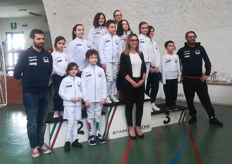 Il Club Scherma Fabriano si mette in mostra di fronte alla Vezzali