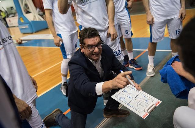 La Janus Fabriano non prosegue con coach Fantozzi, al suo posto si parla di Pensa