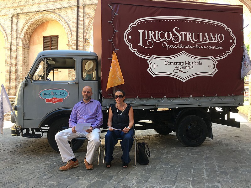 lirica itinerante