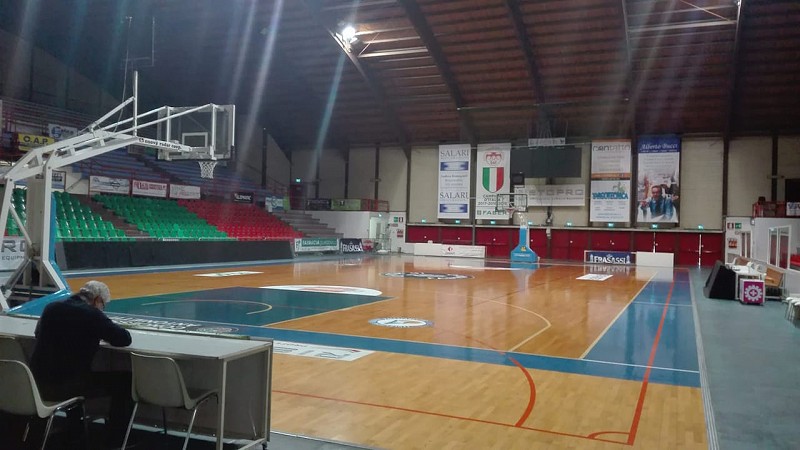 Basket, gioca solo la Ristopro Fabriano di serie B (a porte chiuse)