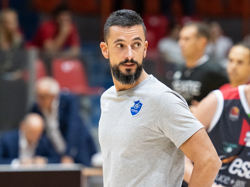 Basket, settore giovanile Janus: ginnastica e ball-handling a casa per spezzare la monotonia