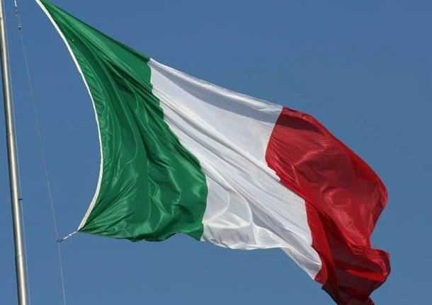 Un minuto di silenzio per i deceduti 