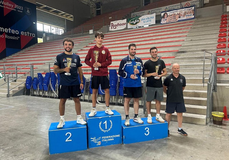 Alessandro Ausili sul gradino più alto del podio